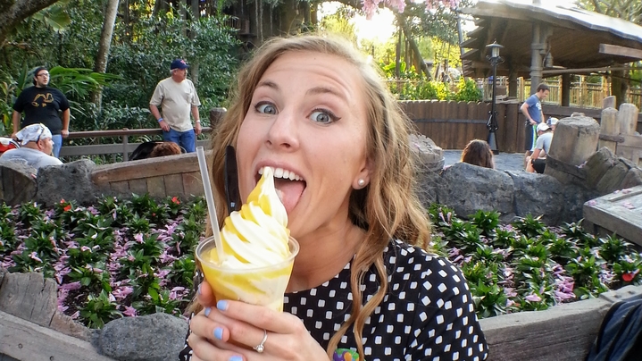 photo of allysoneatz at disney eating a dole whip
